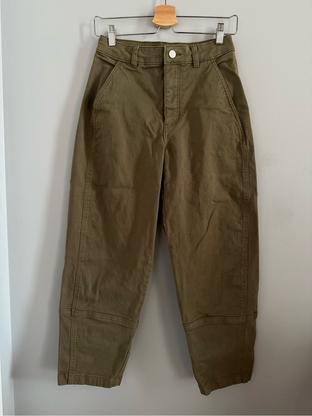 Everlane The Utility Barrel Pant in Kalamata size 2